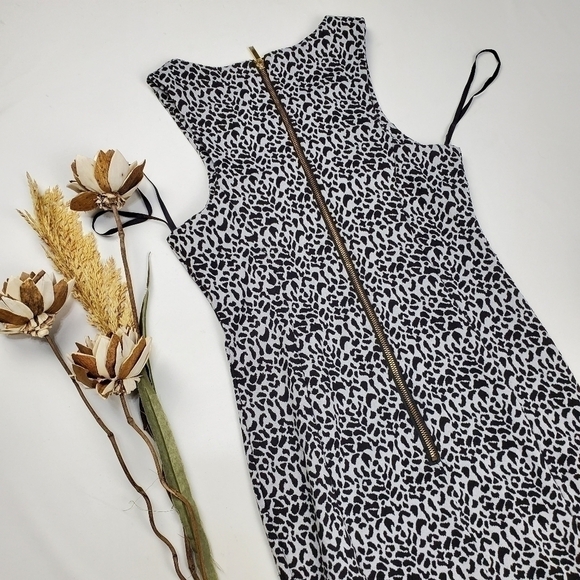 Kim Kardashian Blk Wht Animal BodyCon Dress M - Picture 12 of 12